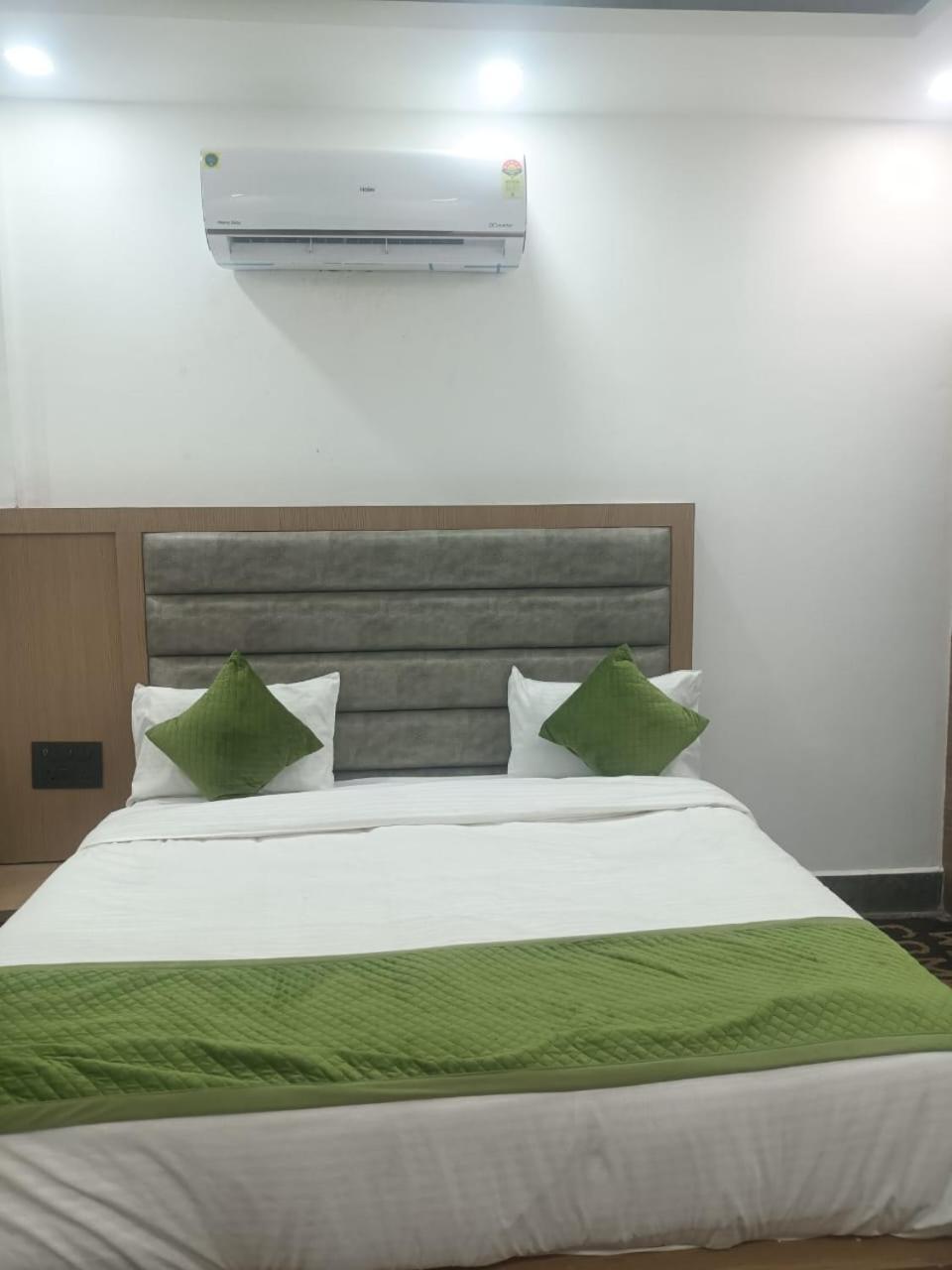 Hotel Whitehouse Ac Family Room Agra  Ngoại thất bức ảnh