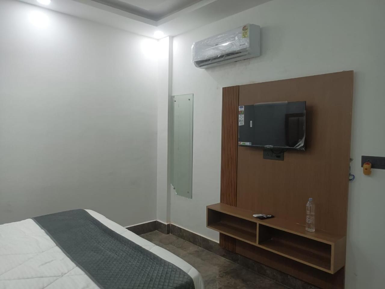 Hotel Whitehouse Ac Family Room Agra  Ngoại thất bức ảnh